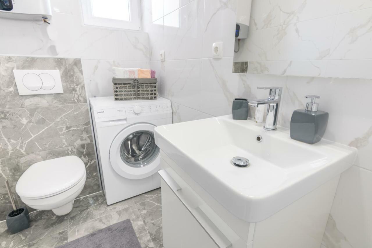 Apartmani Zora Makarska Exterior foto